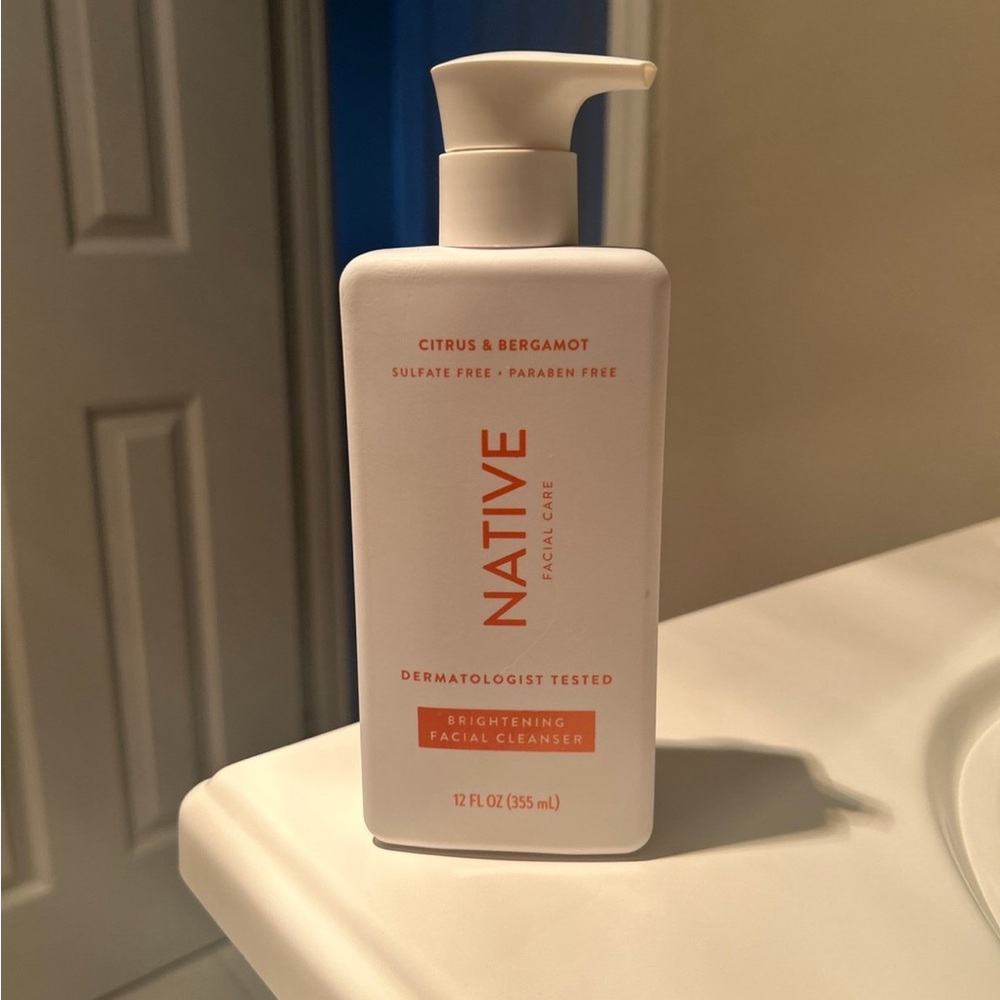 Native Citrus & Bergamot Brightening Facial Cleanser - 🍊